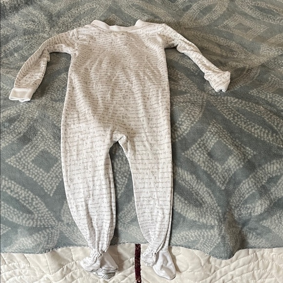 Burt's Bees Baby Gray Script Footie Pajamas Preloved - Picture 5 of 5